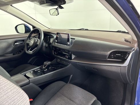 Used 2021 Nissan Rogue SV image 13