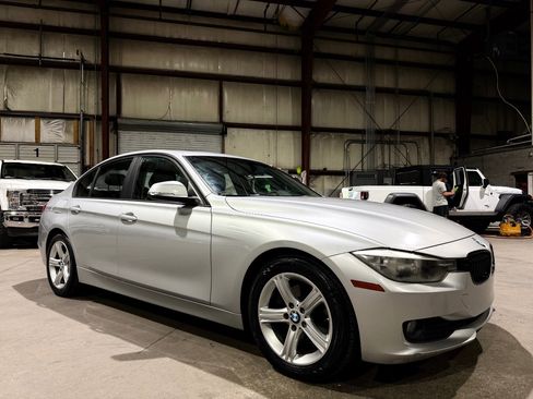 Used 2014 BMW 320i Sedan RWD image 1