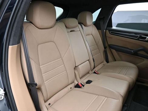 Used 2023 Porsche Cayenne GTS AWD/4WD image 27