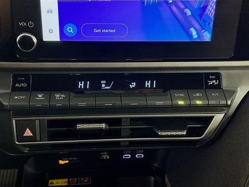 Used 2025 Toyota Camry LE image 24