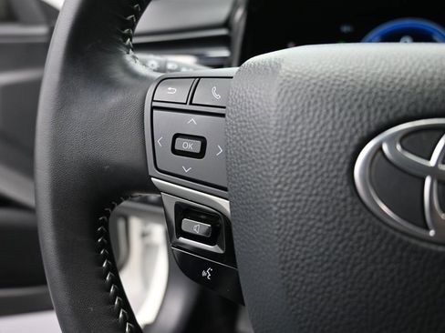 Used 2025 Toyota Camry SE image 29