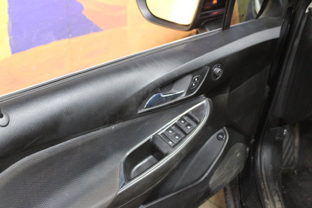 Used 2018 Chevrolet Cruze LT FWD image 12