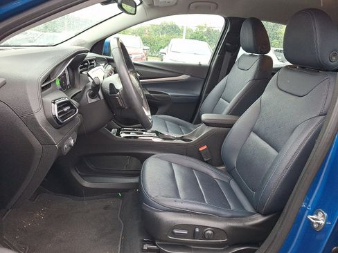 Used 2023 Chevrolet Bolt EUV LT w/ Convenience Package FWD image 13