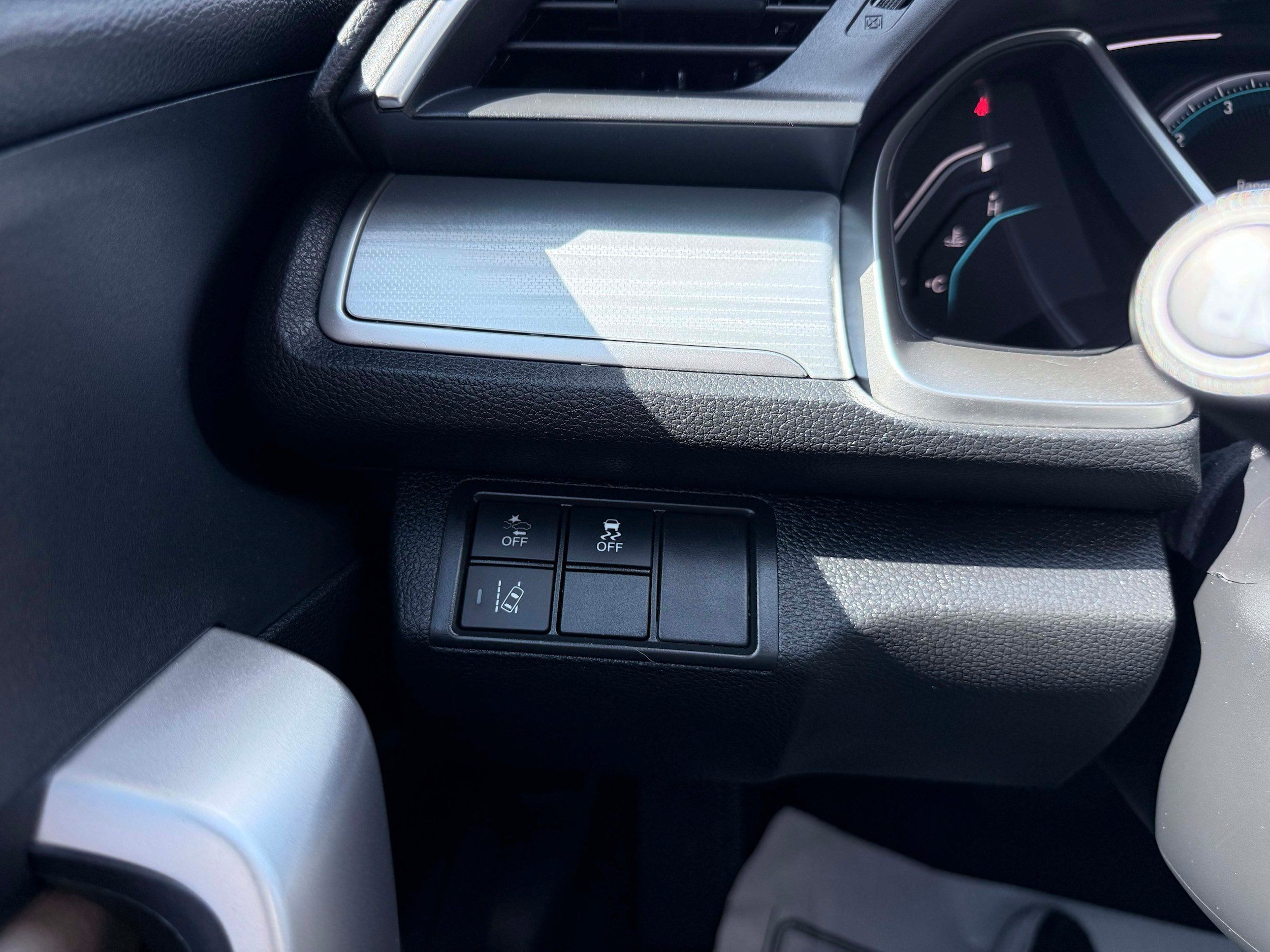 Used 2017 Honda Civic Touring image 16