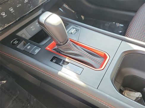 New 2025 Nissan Kicks SR image 10