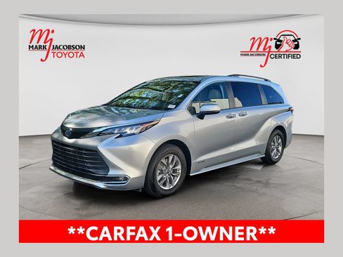 Used 2021 Toyota Sienna XLE FWD image 1