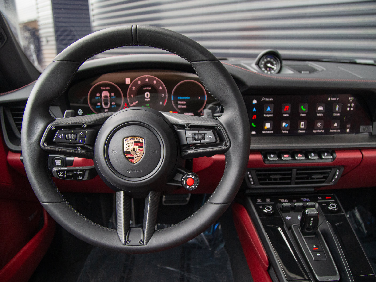 Certified 2025 Porsche 911 Targa 4 GTS AWD/4WD image 10