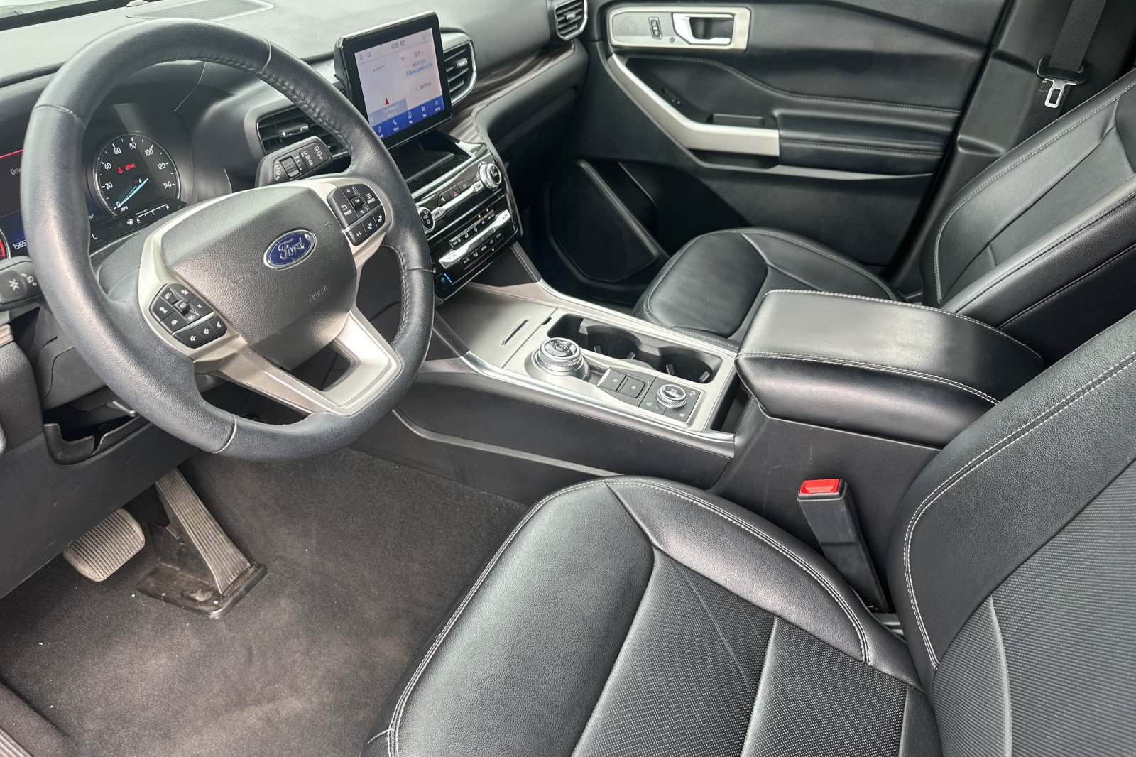Used 2023 Ford Explorer Limited AWD/4WD image 10