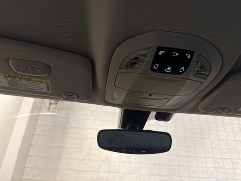 Used 2017 Chrysler Pacifica Touring-L Plus image 34