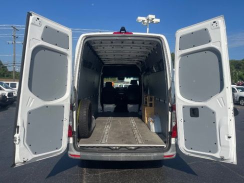 Used 2023 Mercedes-Benz Sprinter 2500 image 18