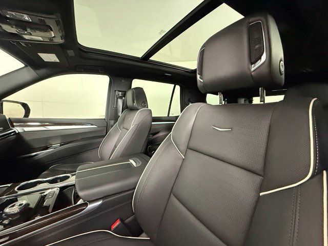 Used 2026 Cadillac Escalade Luxury w/ Touring Package AWD/4WD image 5
