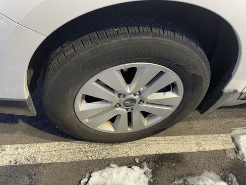 Used 2019 Subaru Outback 2.5i Premium w/ Popular Package #2 image 9