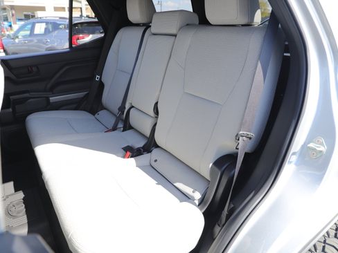 Used 2025 Toyota 4Runner SR5 image 27