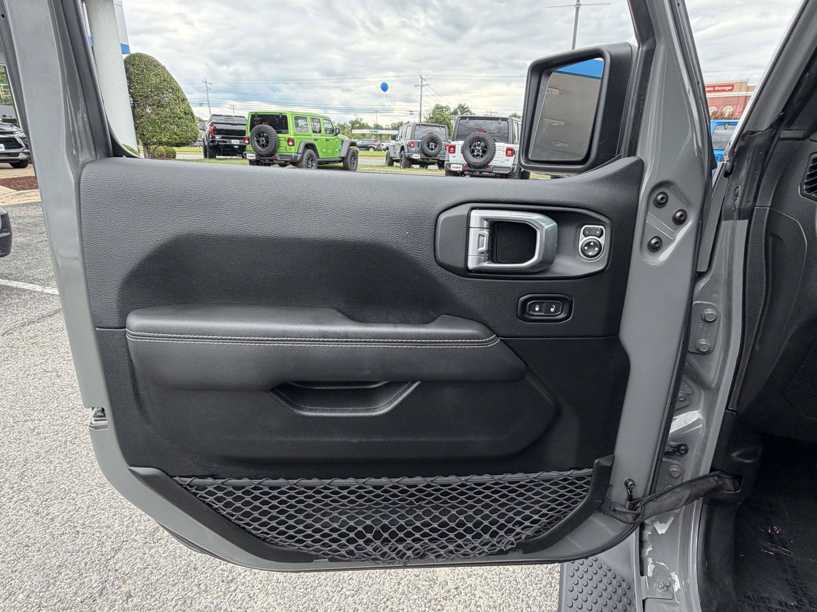 Used 2021 Jeep Wrangler Unlimited Sahara AWD/4WD image 22