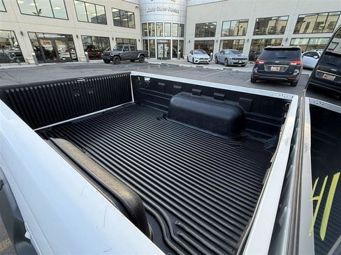 Used 2002 Nissan Frontier XE image 12