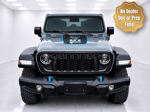 Used 2024 Jeep Wrangler Unlimited AWD/4WD image 2