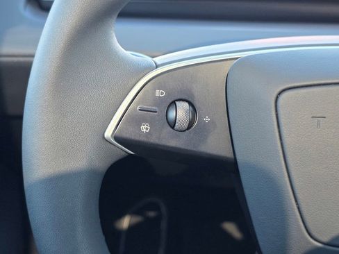 Used 2026 Tesla Model Y 2WD image 30