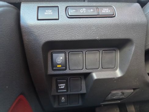 Used 2025 Nissan Frontier Pro-X RWD image 12