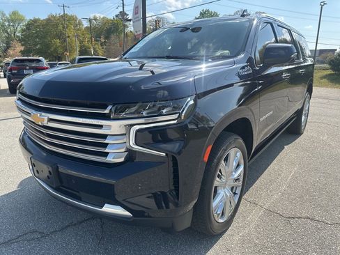 Used 2021 Chevrolet Suburban High Country image 4