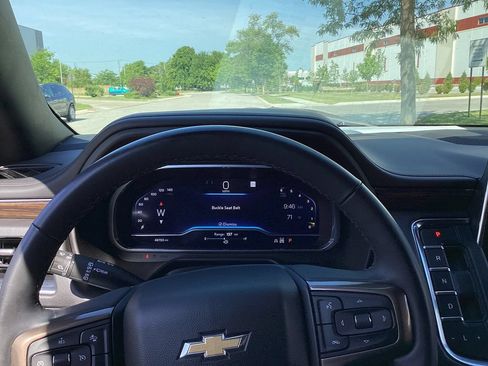 Used 2023 Chevrolet Tahoe High Country AWD/4WD image 11