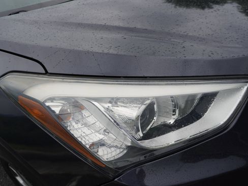 Used 2015 Hyundai Santa Fe GLS image 9