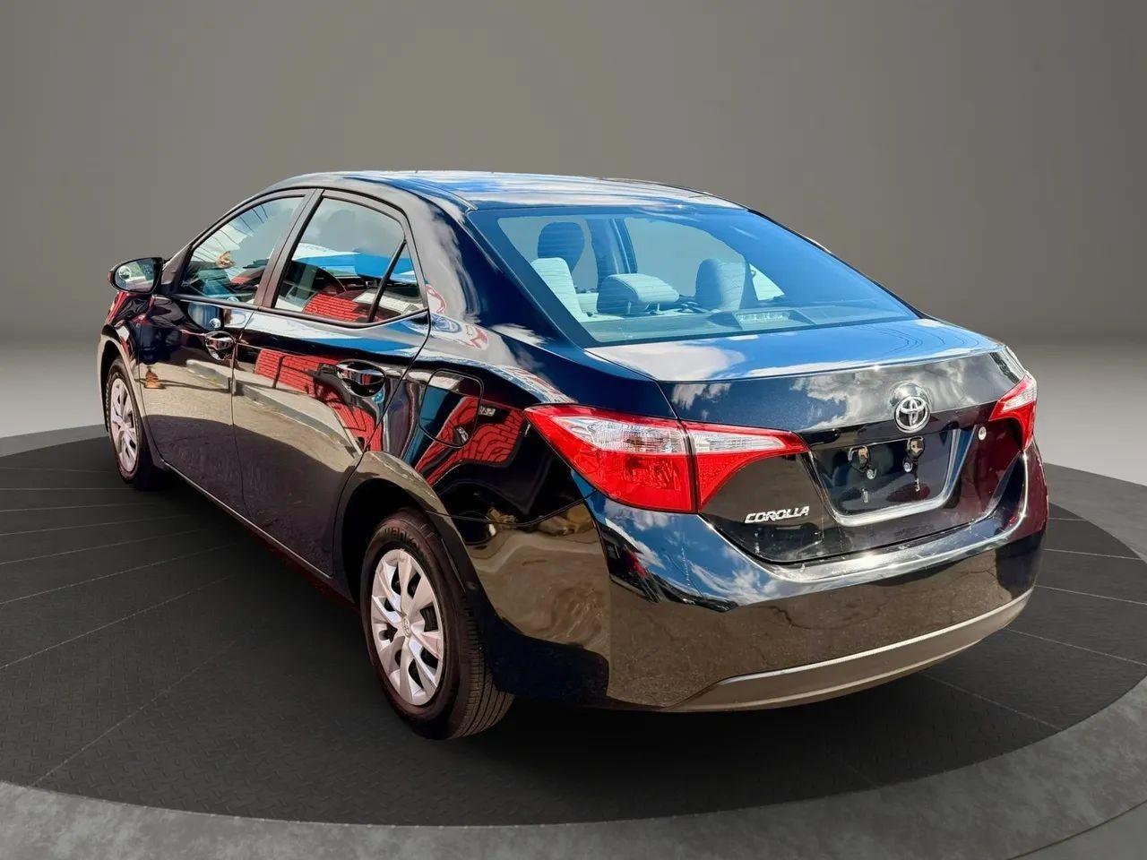 Used 2016 Toyota Corolla L FWD image 6