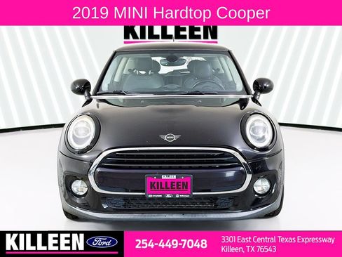 Used 2019 MINI Cooper 2-Door Hardtop w/ Signature Upholstery Package FWD image 2