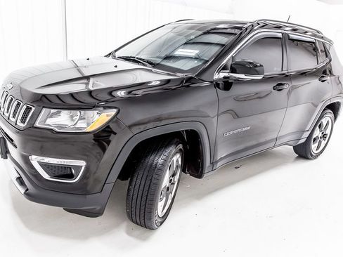 Used 2019 Jeep Compass Limited w/ Safety & Security Group AWD/4WD image 2