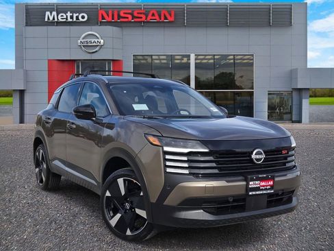 New 2026 Nissan Kicks SR w/ Cold Weather Package image 1