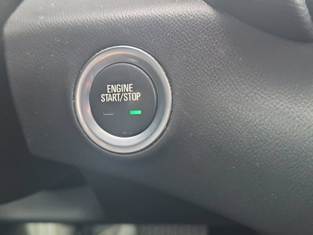Used 2020 GMC Terrain SLE w/ Elevation Edition FWD image 21