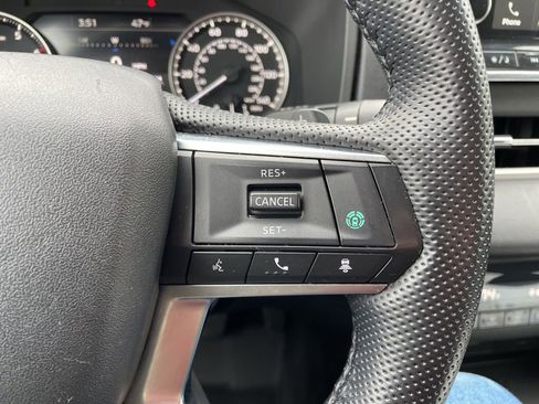 Used 2022 Mitsubishi Outlander SE image 28