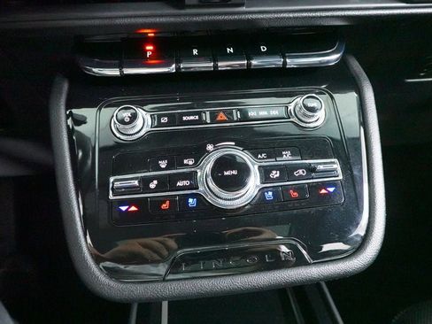 Used 2022 Lincoln Corsair AWD w/ Premium Package image 15