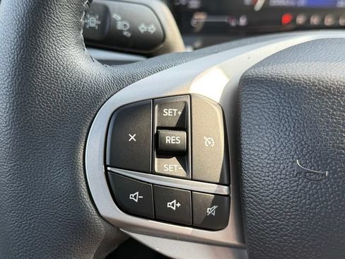 Used 2023 Ford Explorer XLT w/ Equipment Group 202A AWD/4WD image 21