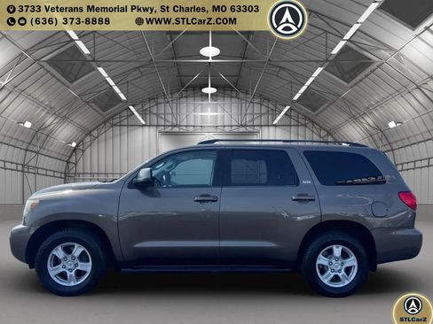 Used 2013 Toyota Sequoia SR5 AWD/4WD image 6