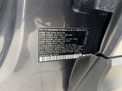 Used 2024 Volkswagen Taos SE AWD/4WD image 19