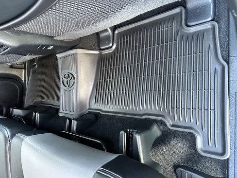 Used 2017 Toyota 4Runner SR5 Premium image 26