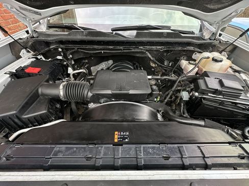 Used 2024 Chevrolet Silverado 2500 Custom w/ Custom Value Package image 15