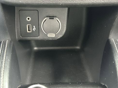 Used 2019 Nissan Kicks SR w/ SR Premium Package image 31