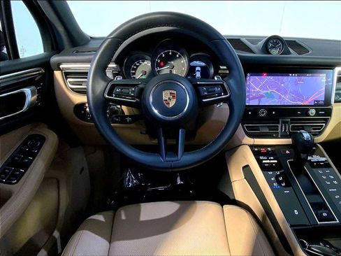 Certified 2023 Porsche Macan AWD/4WD image 13