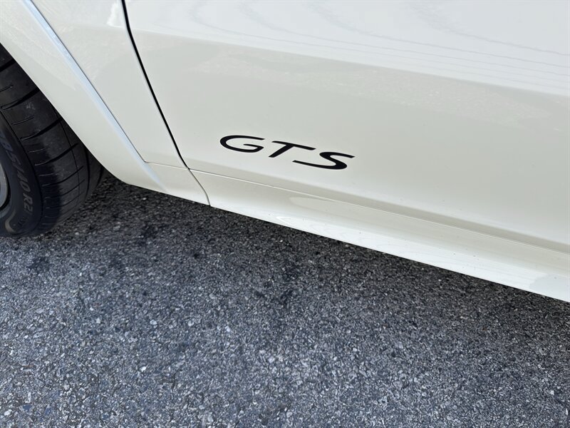 Used 2022 Porsche Cayenne GTS AWD/4WD image 14