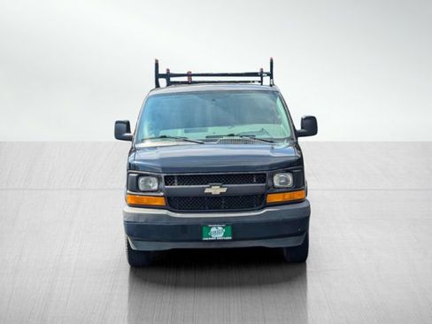Used 2017 Chevrolet Express 2500 image 2