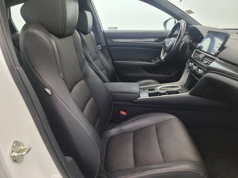 Used 2018 Honda Accord Sport image 21