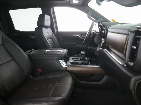 Used 2022 Chevrolet Silverado 1500 High Country image 32