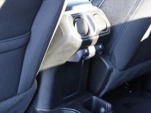 Used 2023 Jeep Gladiator Sport image 18