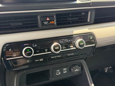 Used 2025 Honda Pilot EX-L image 24