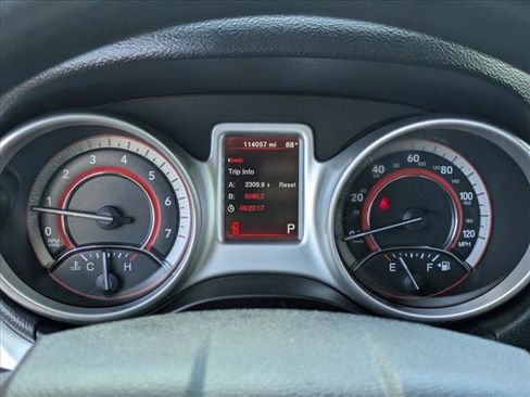 Used 2018 Dodge Journey SXT FWD image 11