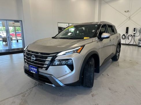 Used 2024 Nissan Rogue SL w/ SL Premium Package AWD/4WD image 10