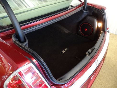 Used 2014 Chrysler 300 C w/ Beats Audio Group AWD/4WD image 27