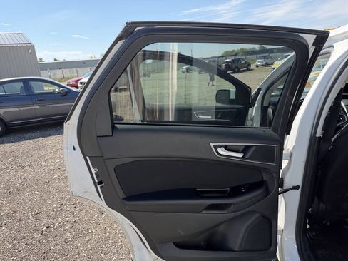 Used 2017 Ford Edge SEL w/ Class II Trailer Tow Package AWD/4WD image 22