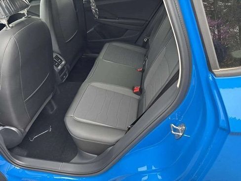 Certified 2025 Volkswagen Taos SE AWD/4WD image 7